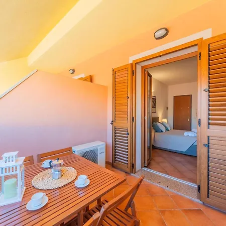 Апартаменты Bright 3 Guest With Pool Санта-Тереза-Галлура