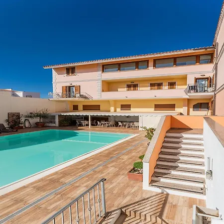Bright 3 Guest With Pool Lägenhet Santa Teresa Gallura