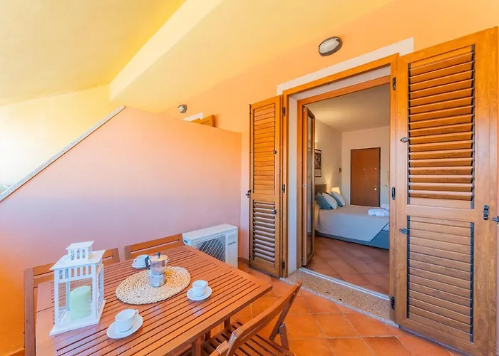 Апартаменты Bright 3 Guest With Pool Санта-Тереза-Галлура