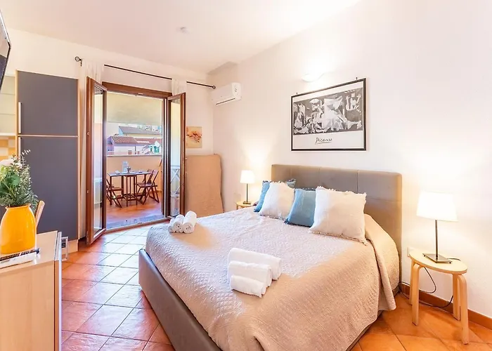 Bright 3 Guest With Pool Апартаменты Санта-Тереза-Галлура