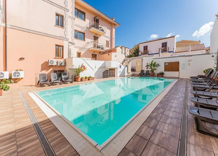 Bright 3 Guest With Pool Санта-Тереза-Галлура