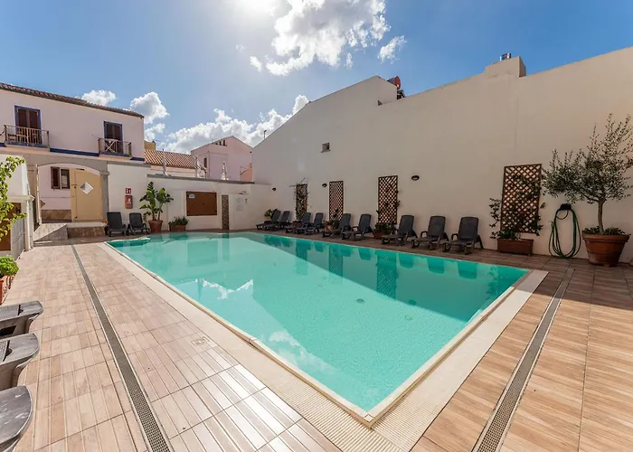 Bright 3 Guest With Pool Апартаменты Санта-Тереза-Галлура