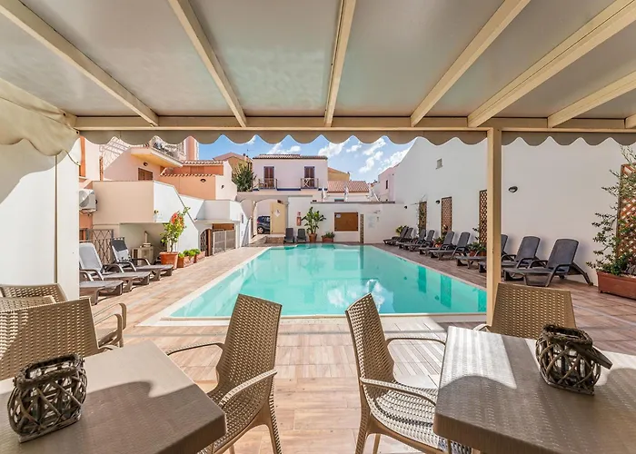 Апартаменты Bright 3 Guest With Pool Санта-Тереза-Галлура